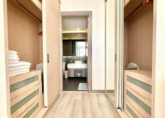 Bright & Spacious 1 Bedroom - Asoke