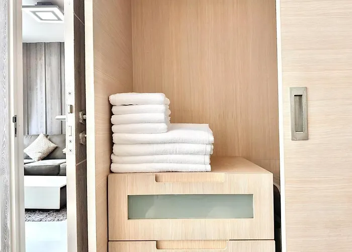 Bright & Spacious 1 Bedroom - Asoke